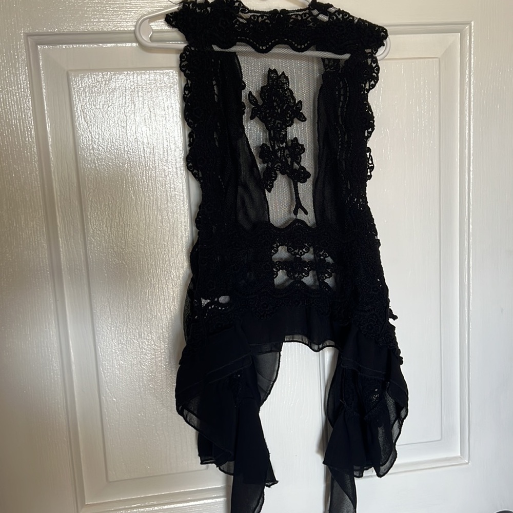 Lace ruffled vest - Picture 4 of 5